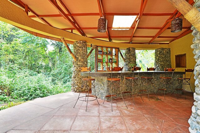 イクエーター スノー ジオ ロッジ