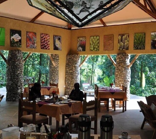 イクエーター スノー ジオ ロッジ