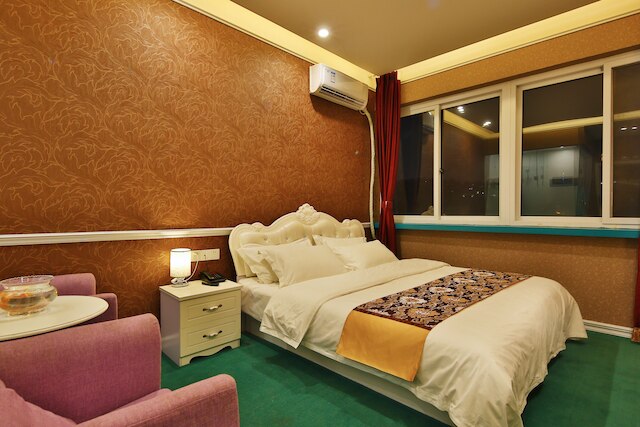 リユアン ビジネス ホテル (青島里院精品酒店)