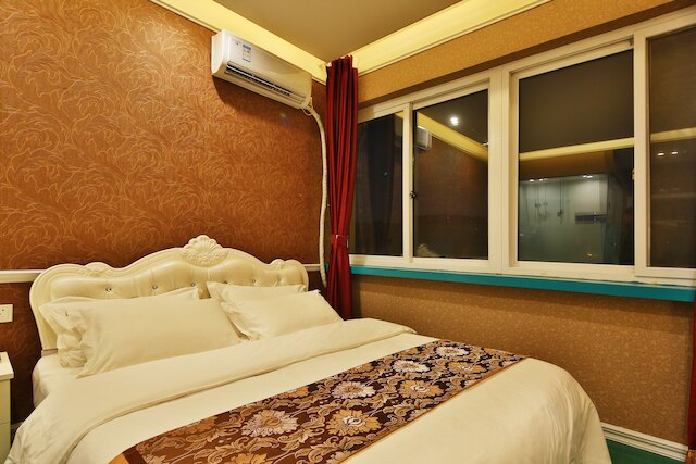 リユアン ビジネス ホテル (青島里院精品酒店)