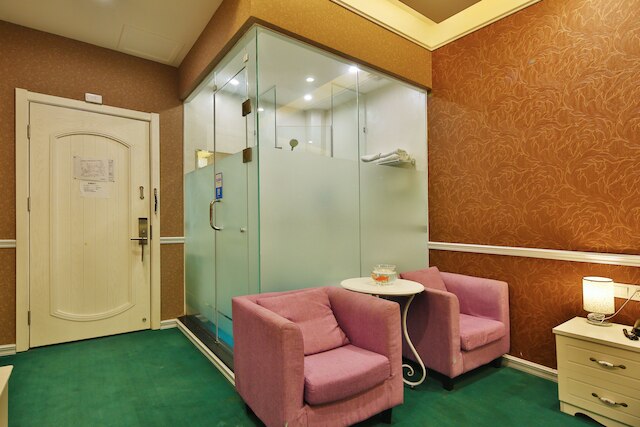 リユアン ビジネス ホテル (青島里院精品酒店)