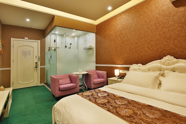 リユアン ビジネス ホテル (青島里院精品酒店)