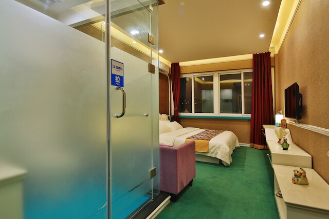 リユアン ビジネス ホテル (青島里院精品酒店)