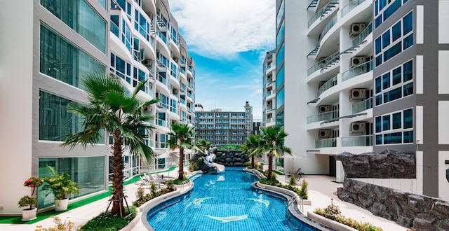 センタラ グランド アベニュー、パタヤ ホリデー