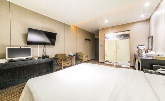 ランパート ホテル