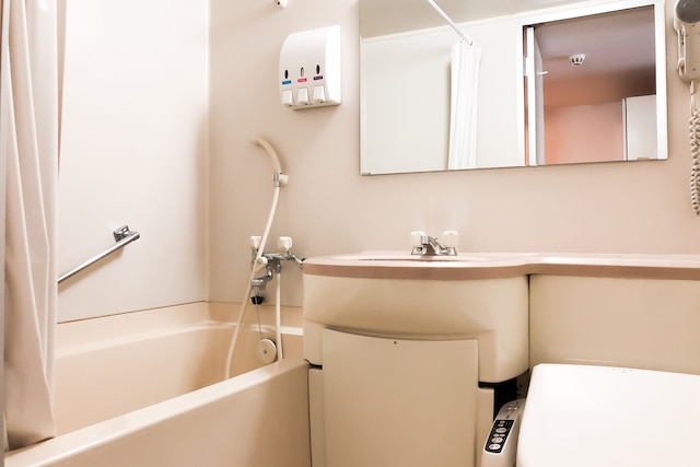 ホテル & レンタカー 660