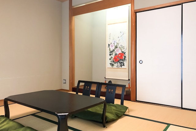 ホテル & レンタカー 660