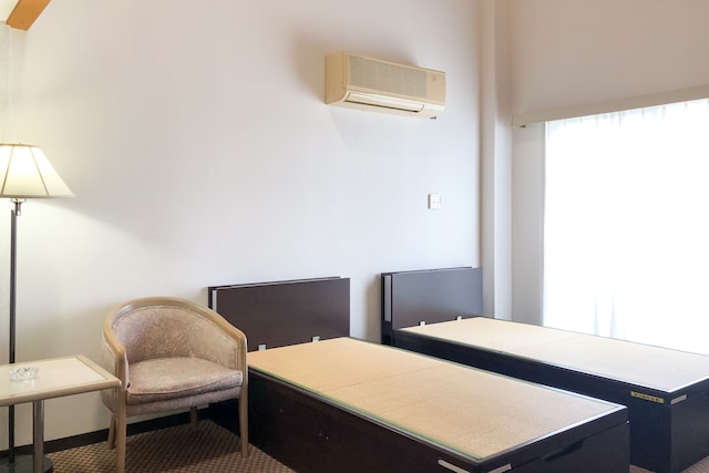 ホテル & レンタカー 660