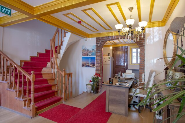 エイプリル ホテル