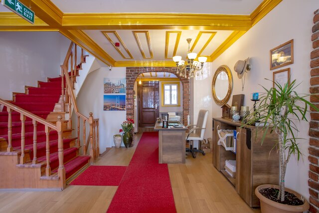 エイプリル ホテル