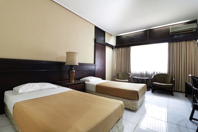 ホテル イスタナ バンドン