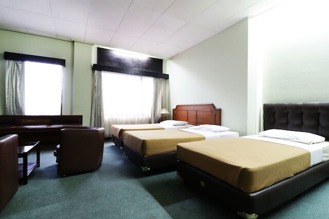 ホテル イスタナ バンドン