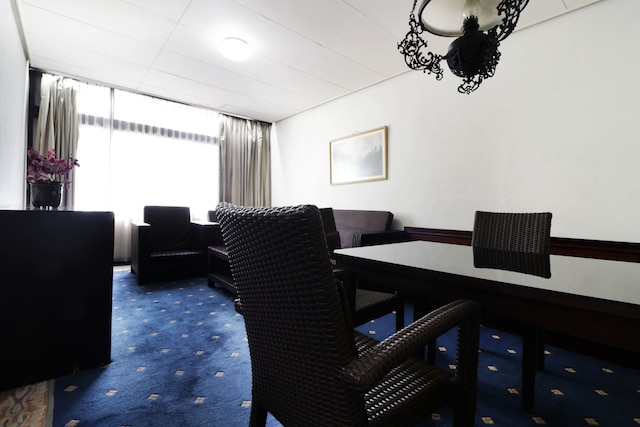 ホテル イスタナ バンドン