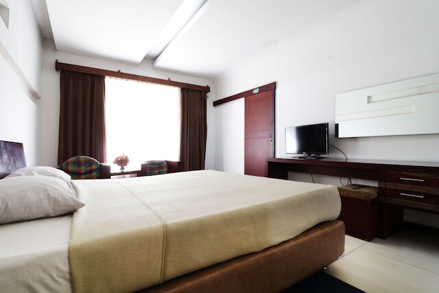 ホテル イスタナ バンドン