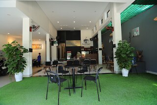 トゥラン アパートメント & ホテル