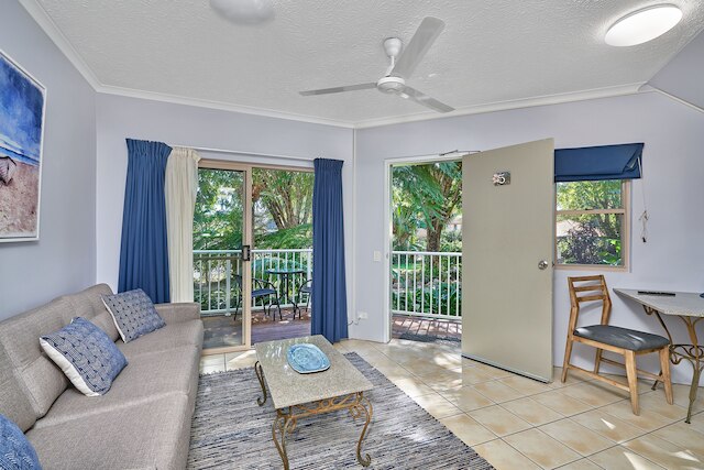 トロピカル オアシス ニア ビーチ