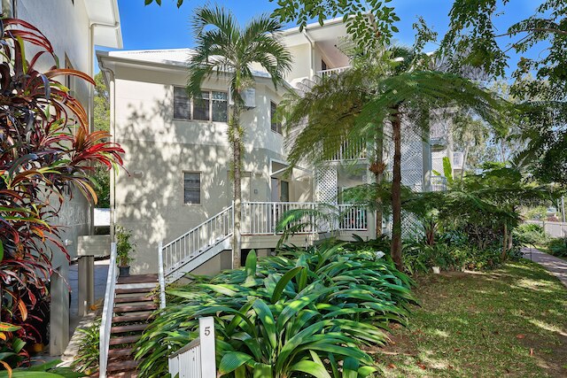 トロピカル オアシス ニア ビーチ