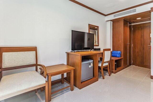 ラッタナ ビーチ ホテル