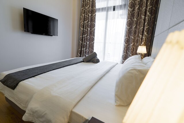 ドーセット レジデンス、ホームズ アジアン