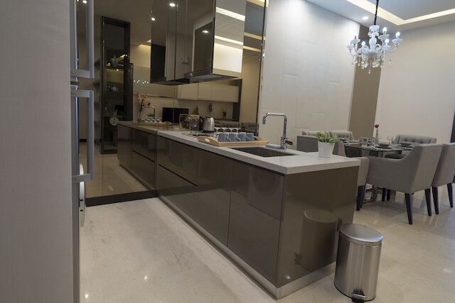 ドーセット レジデンス、ホームズ アジアン