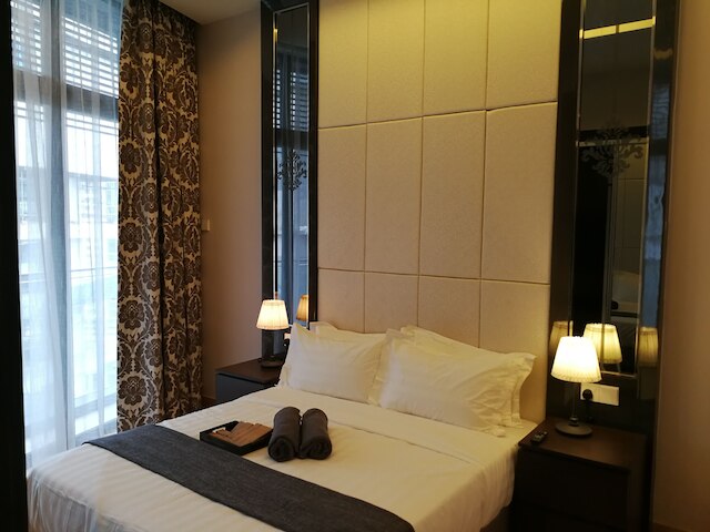 ドーセット レジデンス、ホームズ アジアン