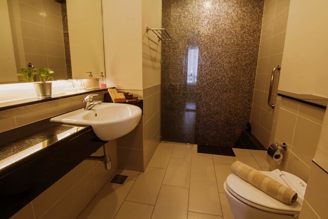 スイス ガーデン、ホームズ アジアン