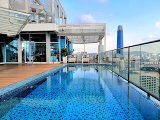 ヴィダ、ホームズ アジアン