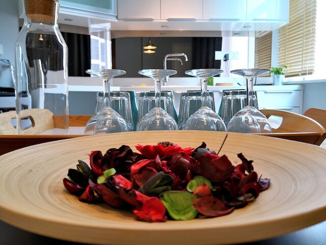 ヴィダ、ホームズ アジアン