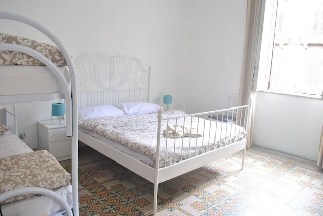 サンライズ ホステル & ルームズ