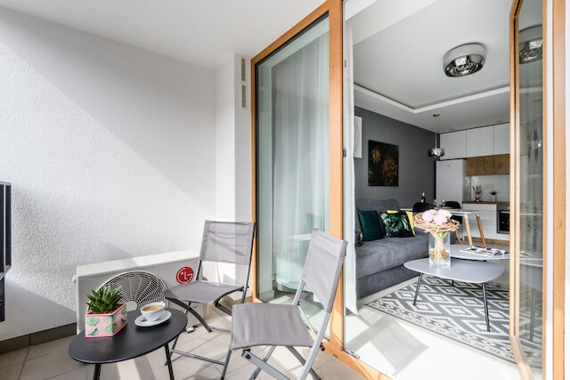 M&R アパートメント エアポート & ビジネス デラックス ツィベルネティキ