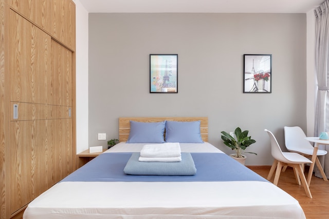 コーズロム ホームズ リー チン タン