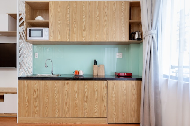 コーズロム ホームズ リー チン タン