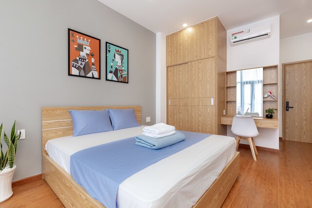 コーズロム ホームズ リー チン タン