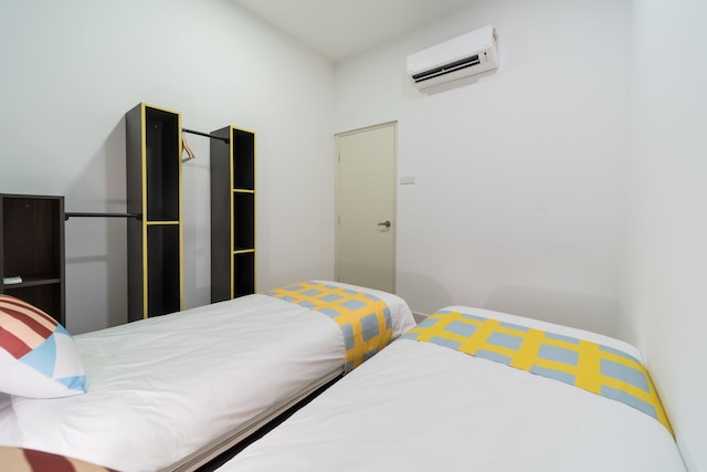 OYO ホーム 89392、素晴らしいベッドルーム 2 室、アルテ プラス