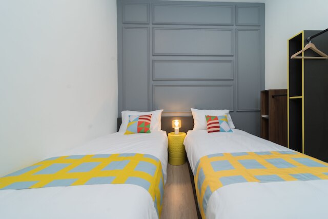 OYO ホーム 89392、素晴らしいベッドルーム 2 室、アルテ プラス