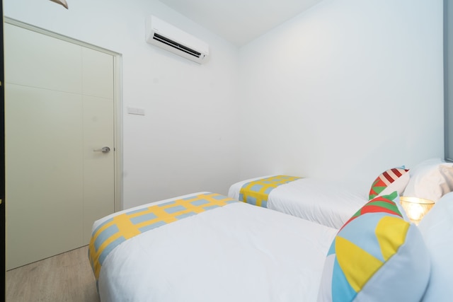 OYO ホーム 89392、素晴らしいベッドルーム 2 室、アルテ プラス