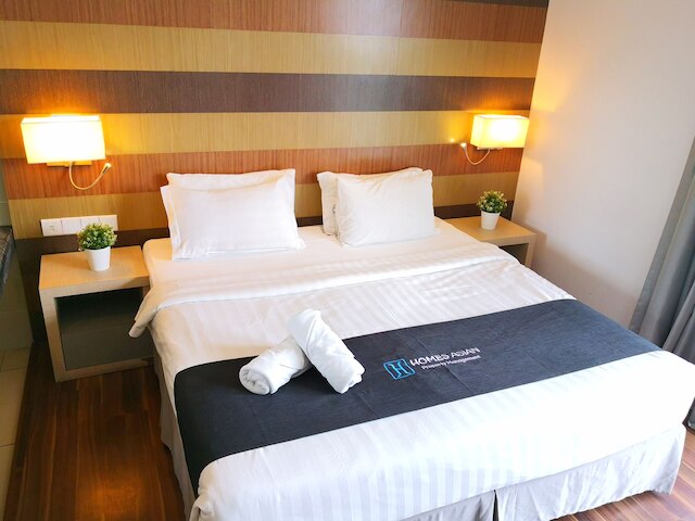 ディーマジェスティック プレイス、ホームズ アジアン 4