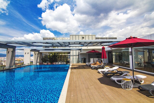 ディーマジェスティック プレイス、ホームズ アジアン 4