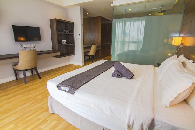 ディーマジェスティック プレイス、ホームズ アジアン 4