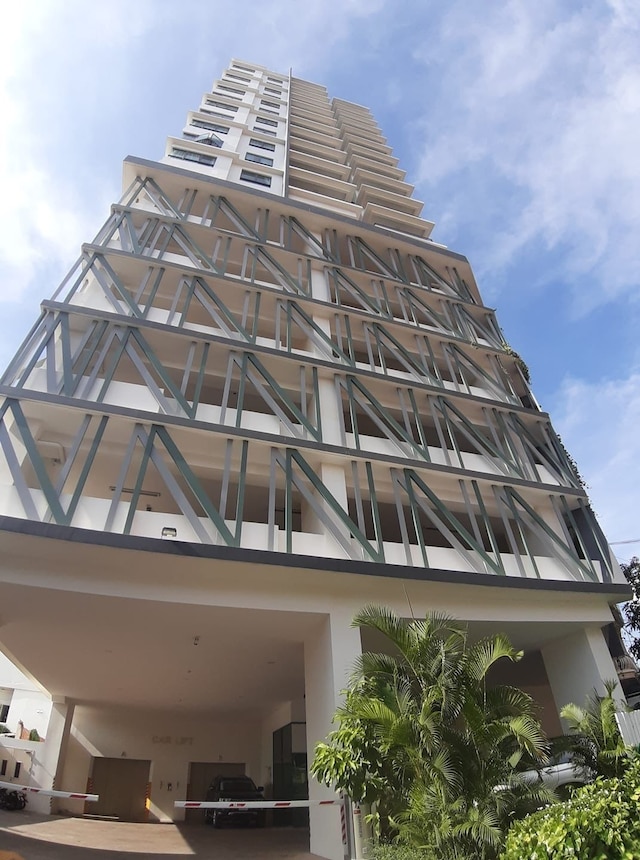 アペニン コンドミニアム