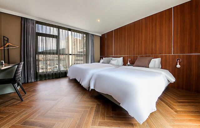 ブラウン ドット ホテル ナンポー チャングム