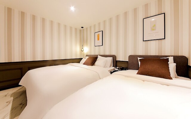 ブラウン ドット ホテル ナンポー チャングム