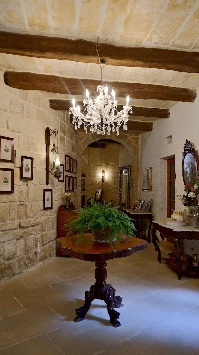 ビレッジ ナイツ アコモデーション