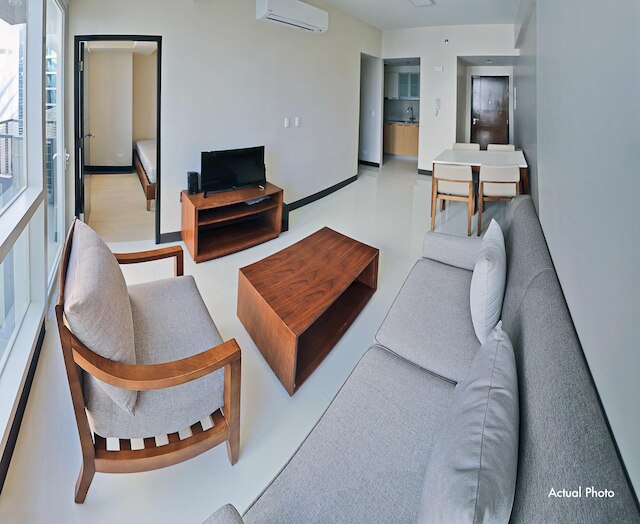 8 ニュータウン ブールバード、SIET