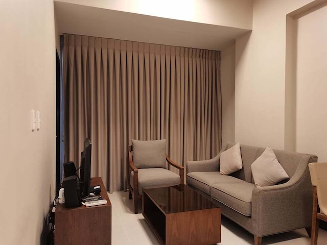 8 ニュータウン ブールバード、SIET