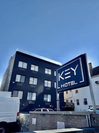 ホテル キー ラガーディア エアポート