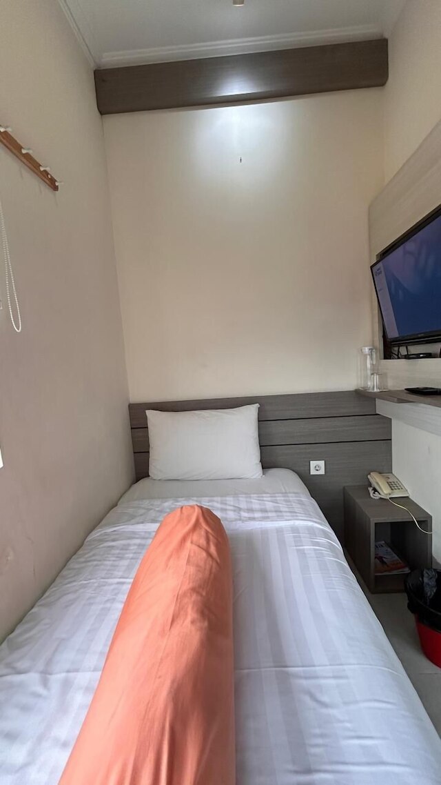 フロント ワン レジデンス シャリア マンパン