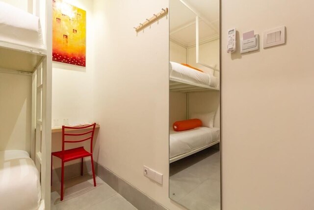 フロント ワン レジデンス シャリア マンパン