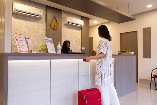 フロント ワン レジデンス シャリア マンパン