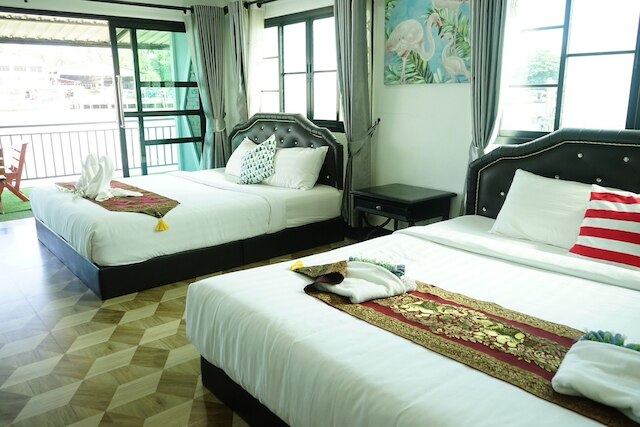 チャイヤイ リバー フロント ホテル